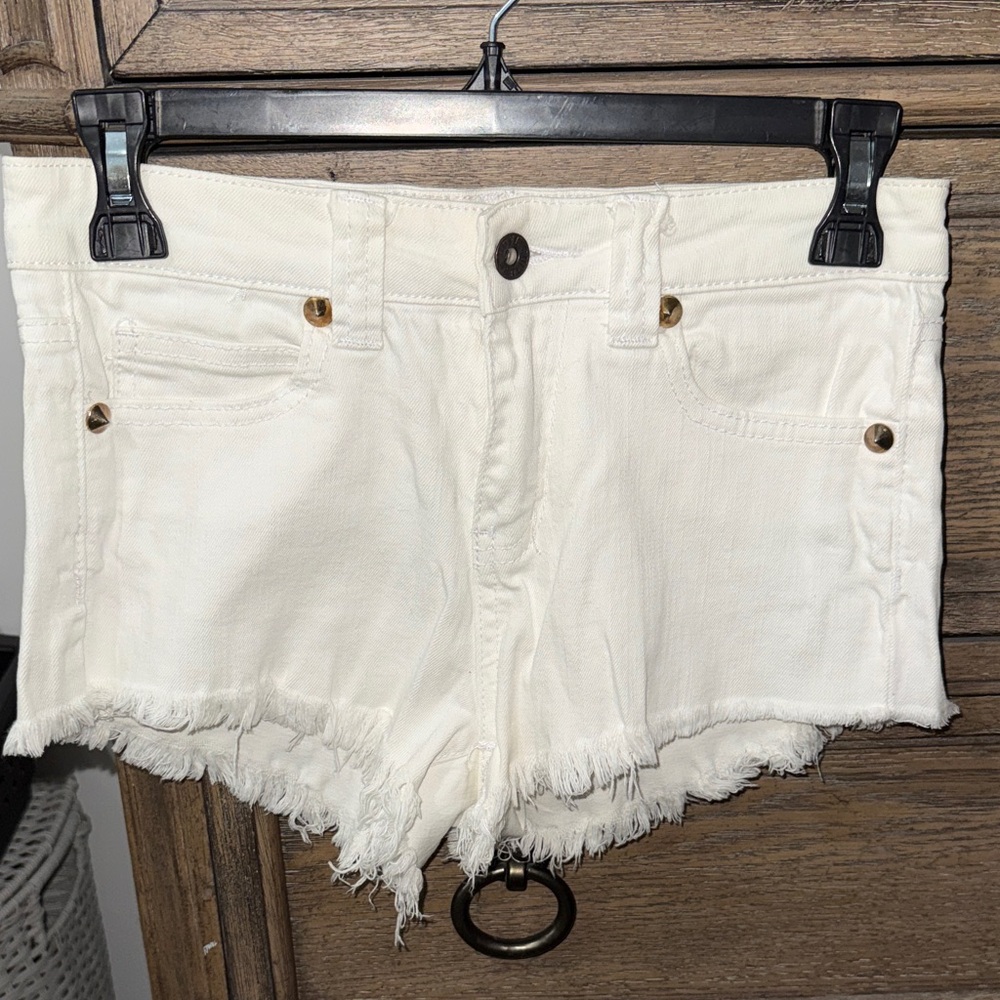 Women's White Frayed Hem Shorts